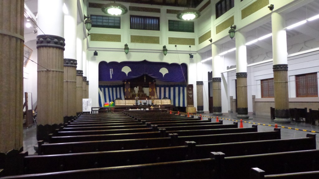 inside of Tokyo memorial hall